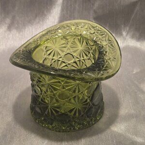 VINTAGE FENTON ART GLASS OLIVE GREEN DAISY AND BUTTON TOP HAT